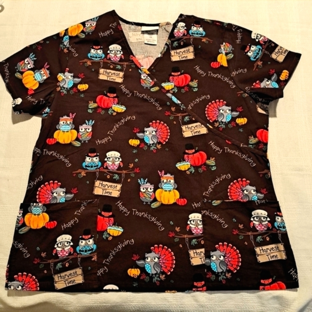 Scrubstar Thanksgiving women's size Large scrub top uniform top, worn 1 time